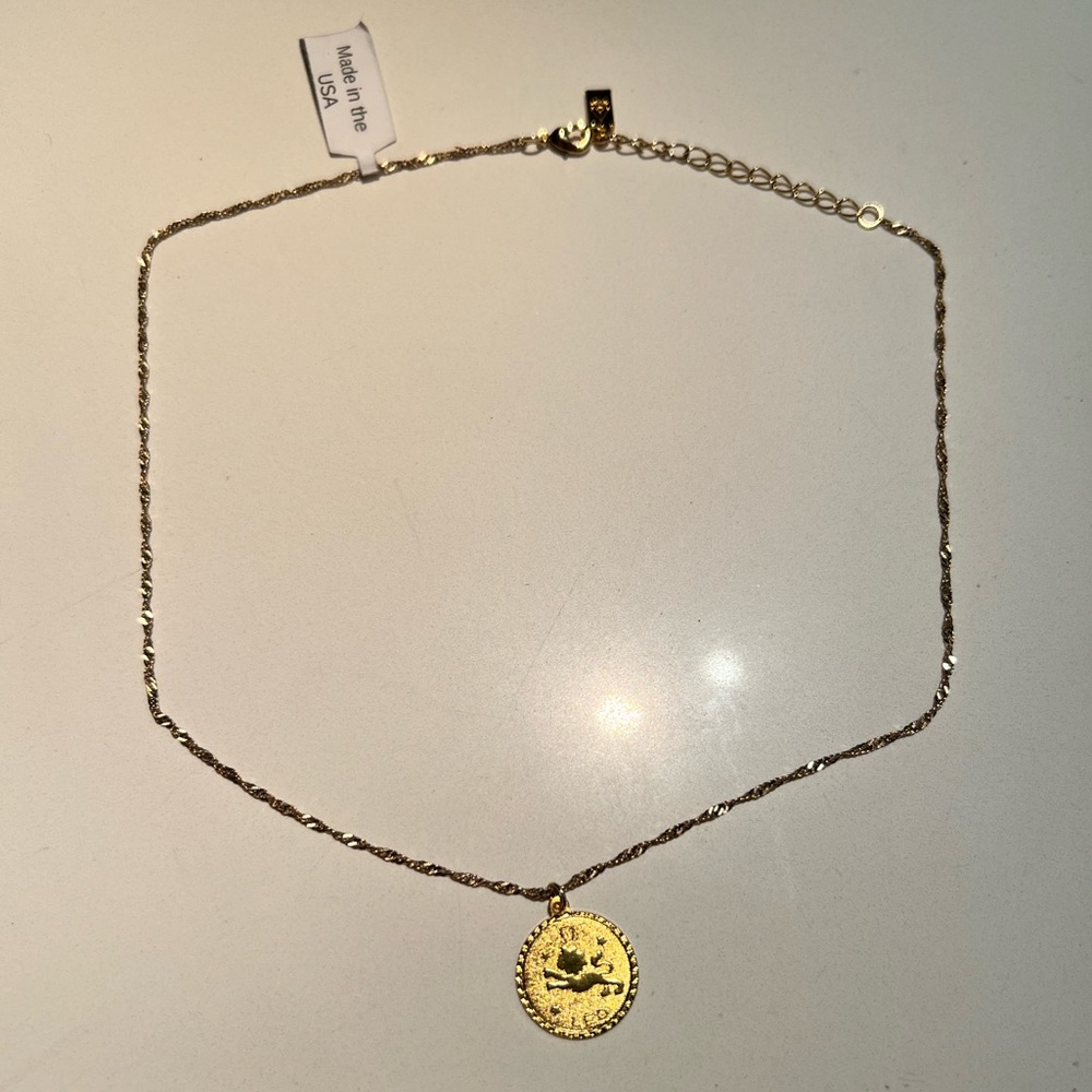 Neckless Gold metal LEO